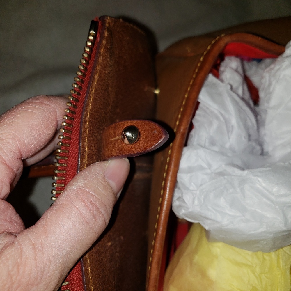 Handbags - Picture 7 of 7